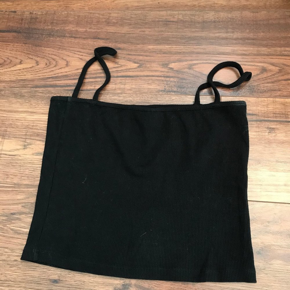 Simple black tank